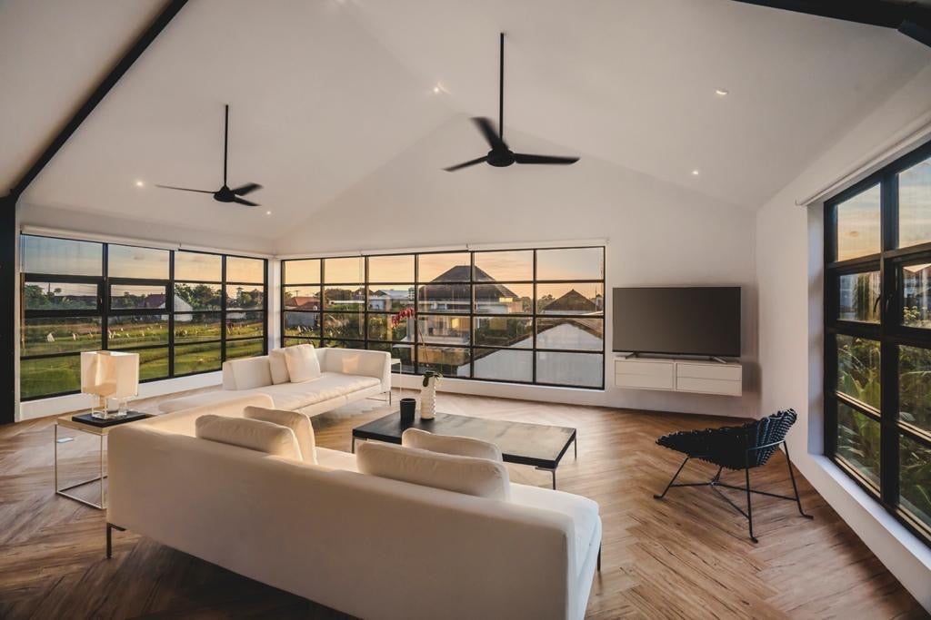 VILLA FOR SALE in CANGGU (Padonan) Leasehold 27,5 years